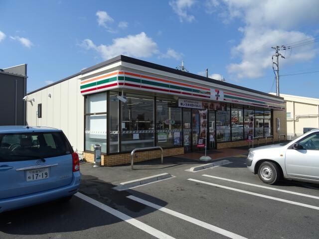 セブンイレブン甲南町新治店(コンビニ)まで94m フロントパークこうかⅡ