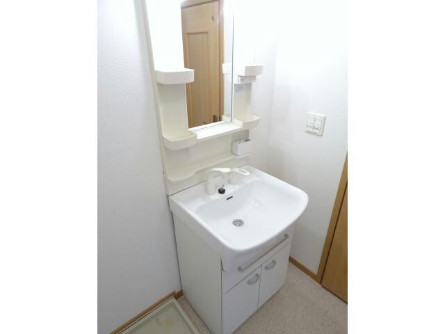 シャワー付独立洗面台 ラフレシール