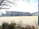 甲賀市立貴生川小学校(小学校)まで1380m ハイツＣｏｍｆｏｒｔ