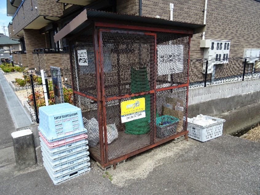 ゴミ置場 フェリシア・A