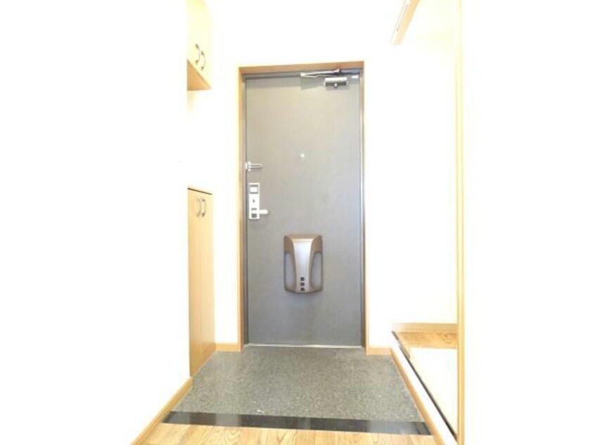 玄関 Little Court AQUA