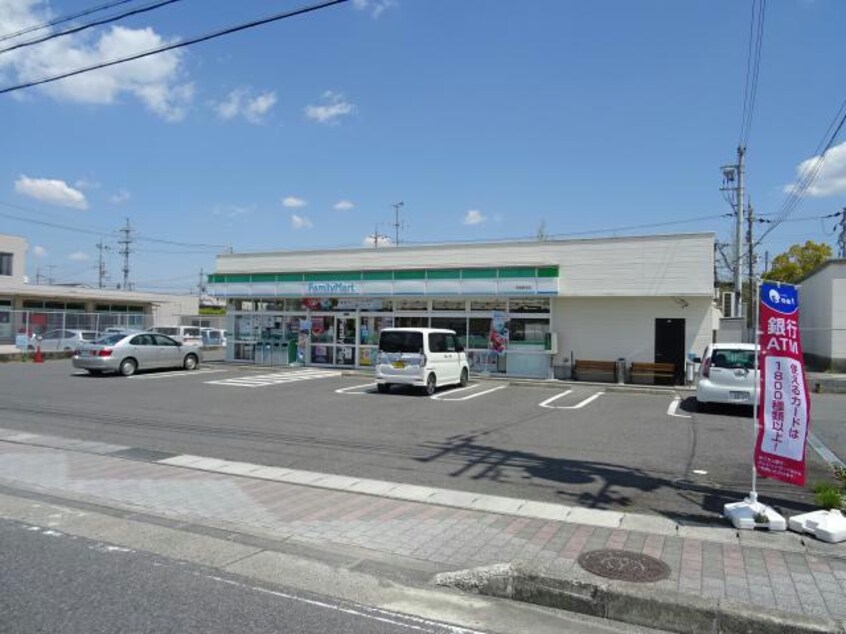 ファミリーマート甲賀駅前店(コンビニ)まで860m Little Court AQUA