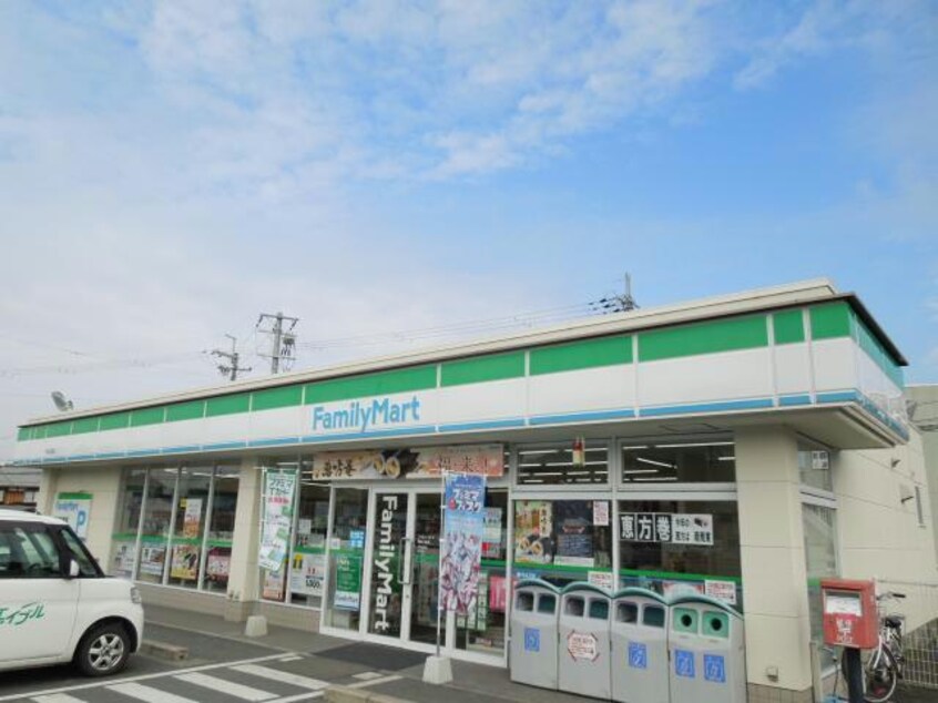 ファミリーマート甲西三雲店(コンビニ)まで725m Ambiente　C・D