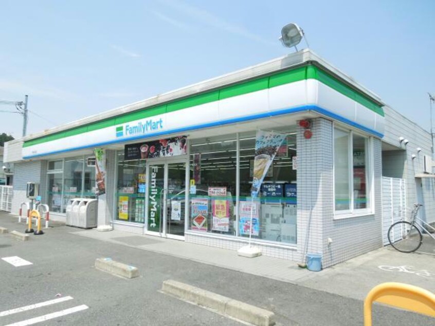 ファミリーマート甲西日枝店(コンビニ)まで670m 若竹苅谷邸