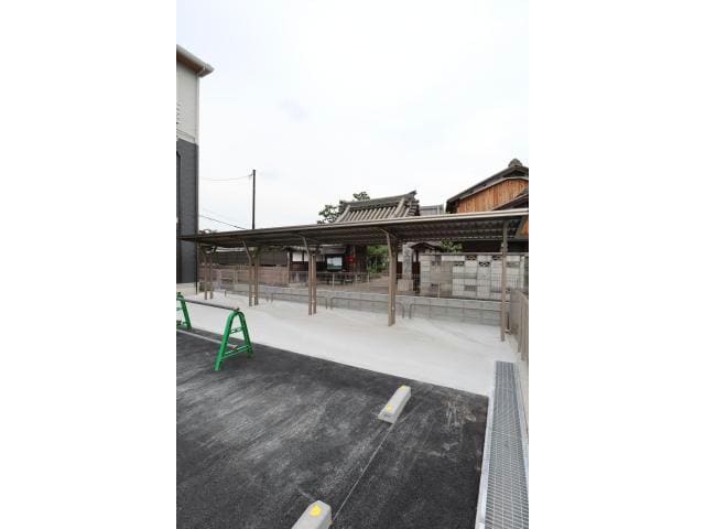  シャーロット石橋駅前