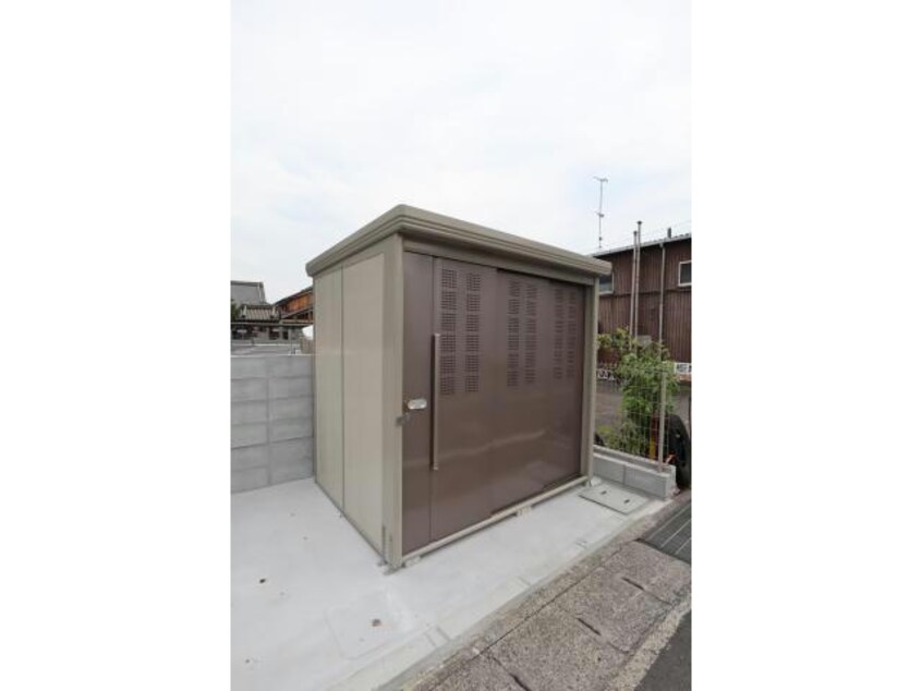  シャーロット石橋駅前