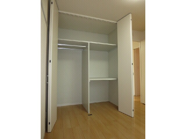  スクウェアーイズミ Ｃ棟