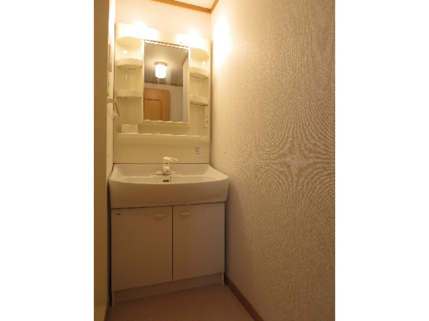  サン スクエア Ａ