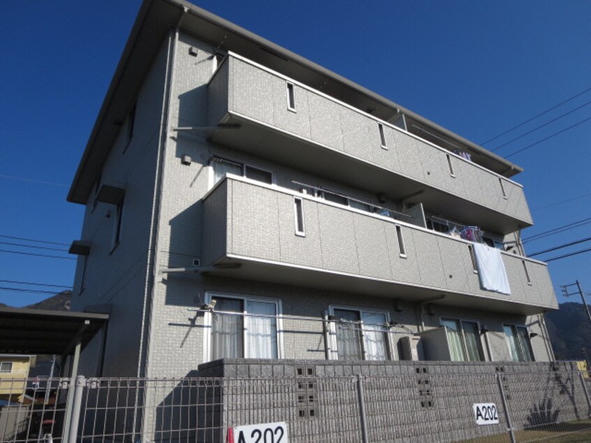  ランド アクシス高井