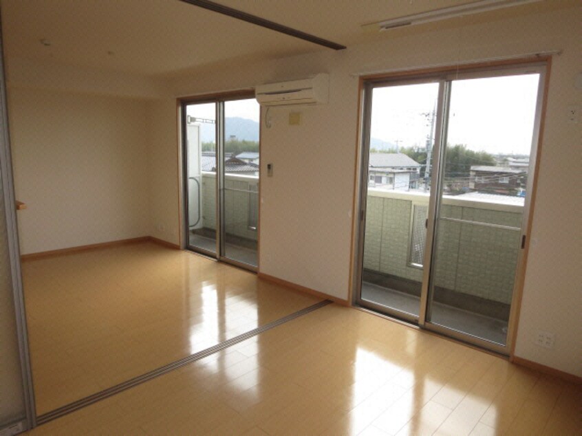  ランド アクシス高井