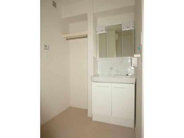  メゾン・ド 沖今宿　B