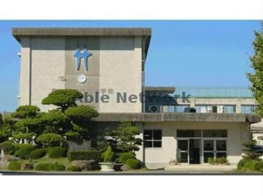 豊川市立代田中学校(中学校/中等教育学校)まで1054m シャルマン雅Ａ・Ｂ