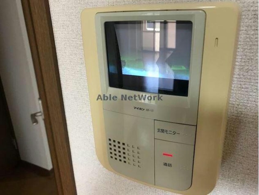  ファミリーメゾン新城