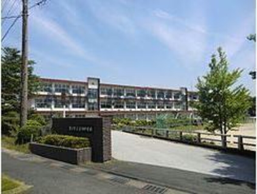 豊川市立音羽中学校(中学校/中等教育学校)まで999m レガーロカンパーニャA、B