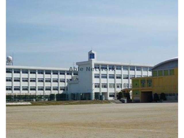 新城市立千郷中学校(中学校/中等教育学校)まで1252m シャトレⅡ