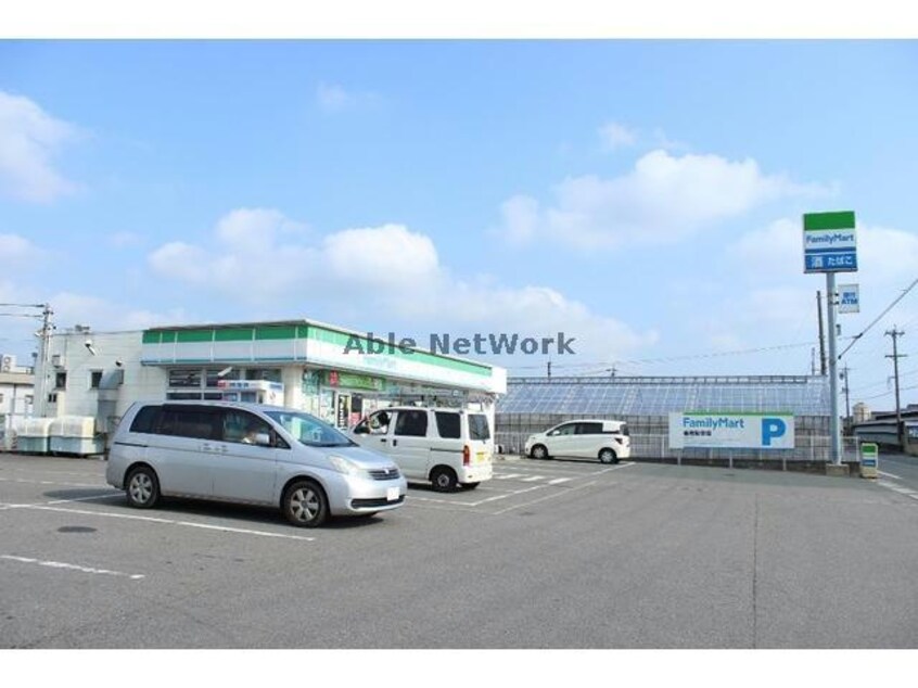 ファミリーマート豊川野口町北店(コンビニ)まで335m エラク１０９