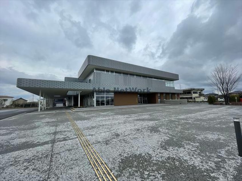 豊川市役所小坂井支所(役所)まで1545m ウィステリア東宮