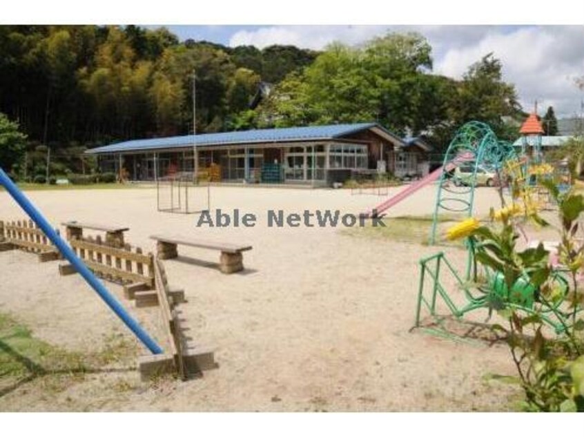 豊川市立赤坂保育園(幼稚園/保育園)まで811m パエーゼ　カメリア