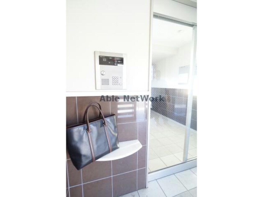 カバンを置ける台がついています グランドガーデンインペリアル