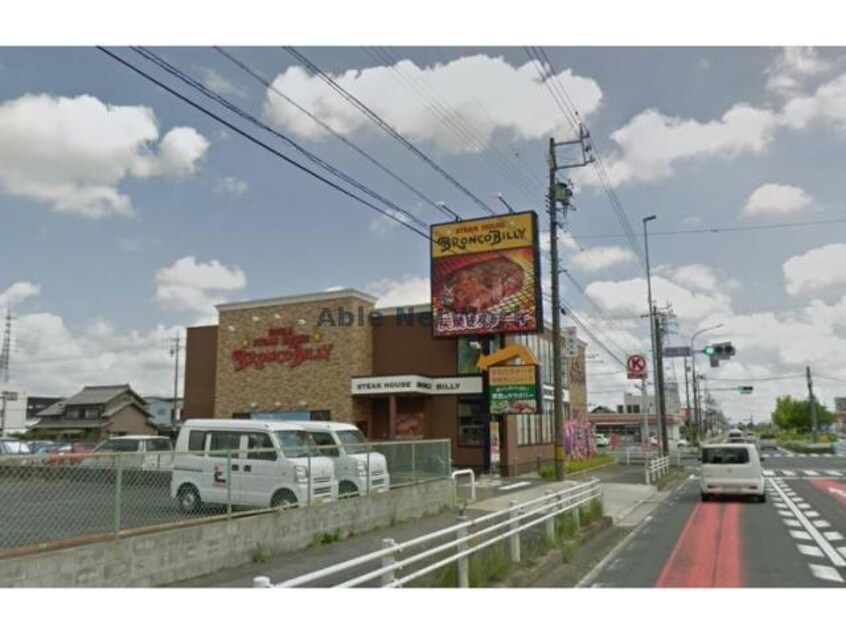 ブロンコビリー豊川インター店(その他飲食（ファミレスなど）)まで421m スウィートノーブル　Ａ