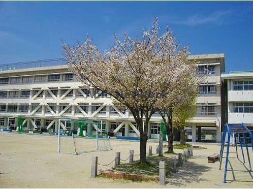 豊川市立牛久保小学校(小学校)まで827m 青空荘