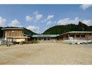 新城市立新城こども園(幼稚園/保育園)まで1269m ハイカムール二本松