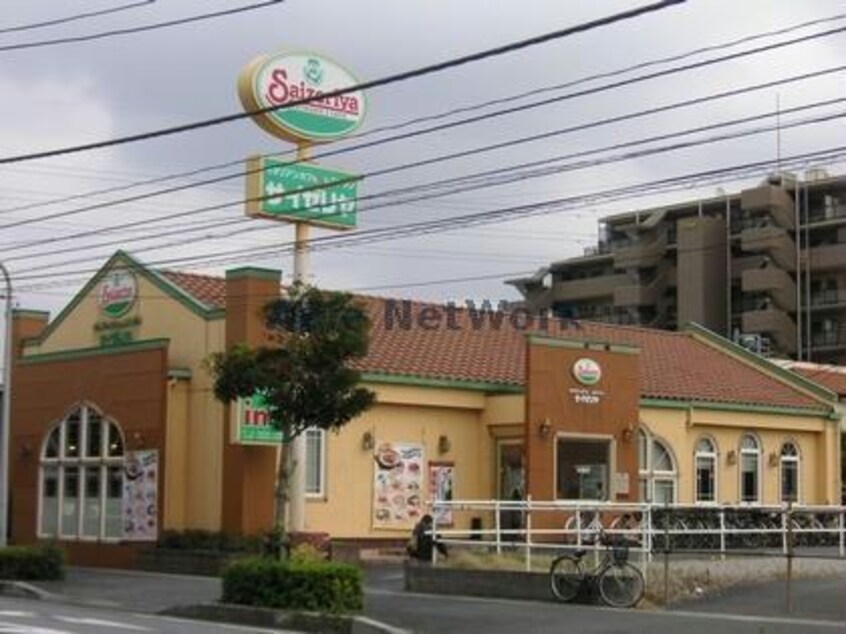 サイゼリヤ豊川南大通店(その他飲食（ファミレスなど）)まで299m ソレイユ四ツ谷A