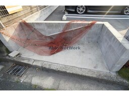 敷地内ゴミ捨て場