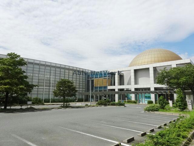 豊川市中央図書館(図書館)まで2932m ミニョン