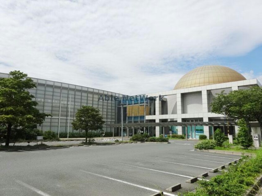 豊川市中央図書館(図書館)まで2932m ミニョン