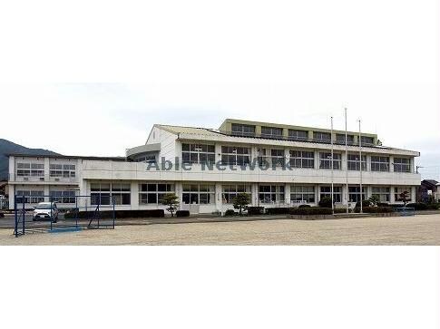 新城市立東郷西小学校(小学校)まで1095m グレイスコート