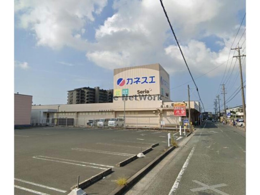 カネスエ蔵子店(スーパー)まで683m プリミエール桜Ａ・Ｂ