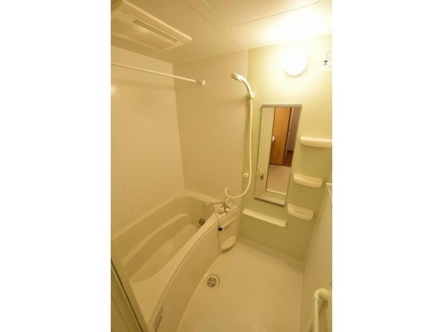  ノイ・ブリーゼＣ