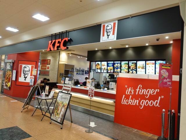 ケンタッキーフライドチキンMEGAドン・キホーテ市原店(その他飲食（ファミレスなど）)まで684m パレスコート