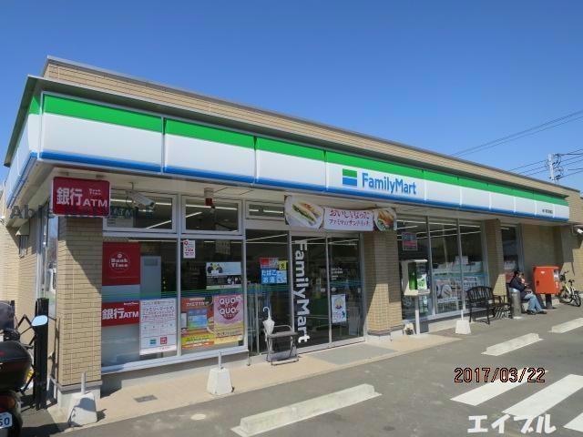 ファミリーマート木更津長須賀店(コンビニ)まで716m カモミールＢ