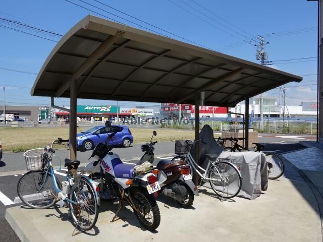 駐輪場 マーレ金田