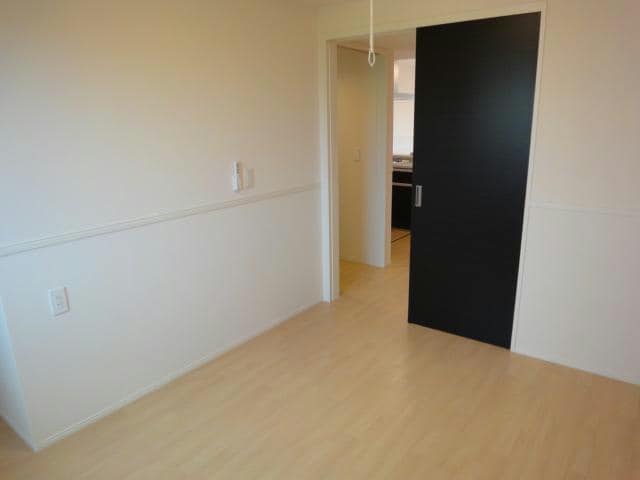  ユニヴァリィ　パレス