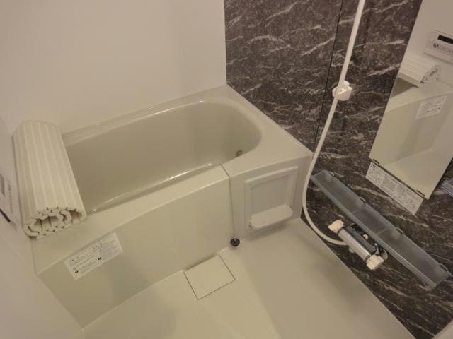  ユニヴァリィ　パレス