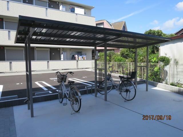 駐輪場 トモハルツ