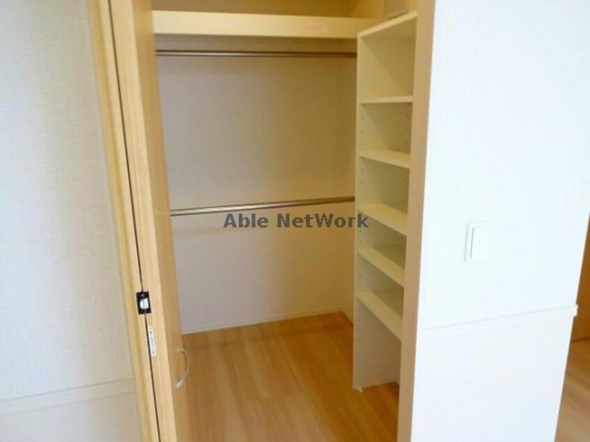 ウオークインクローゼット エスポワール上村Ｂ