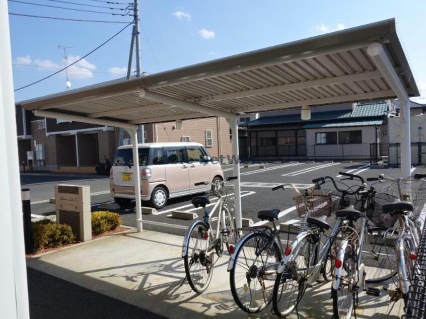 駐輪場 メゾンレイクⅡ