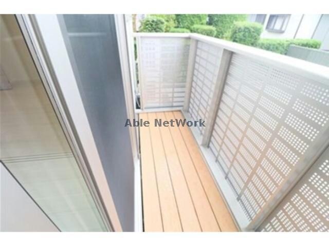  【つつこ】フリージア