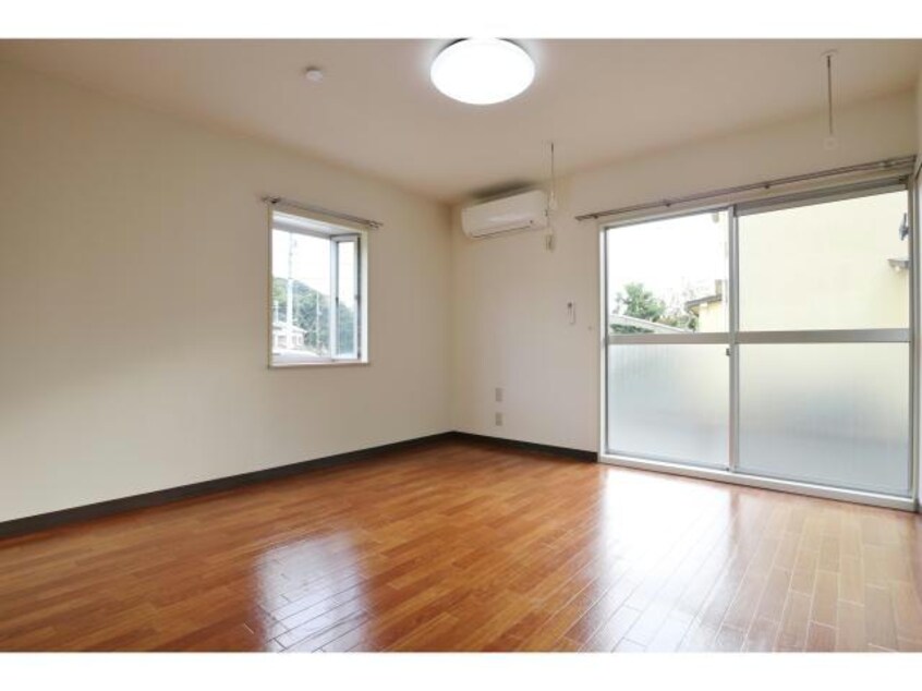 出窓のある明るいお部屋です 遠州鉄道/曳馬駅 徒歩36分 1階 築35年