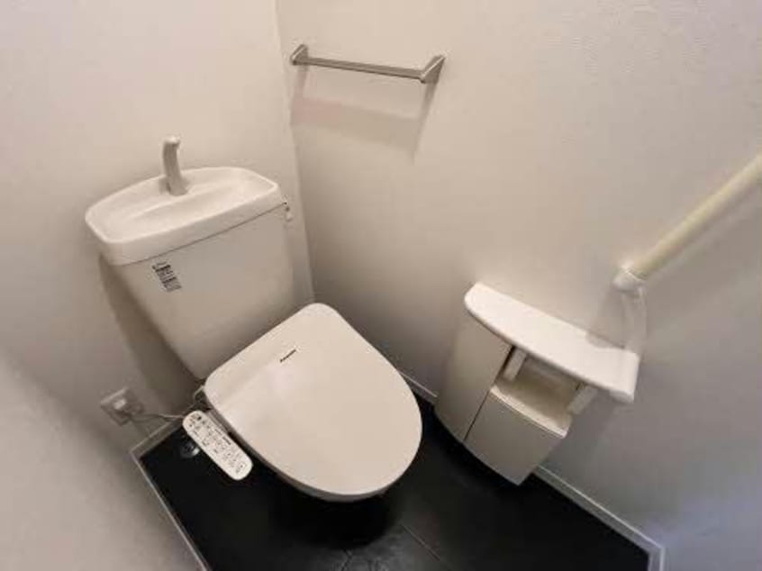  東海道本線/浜松駅 バス13分新橋町下車:停歩3分 1階 築15年