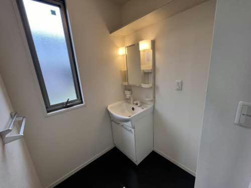  東海道本線/浜松駅 バス13分新橋町下車:停歩3分 1階 築15年