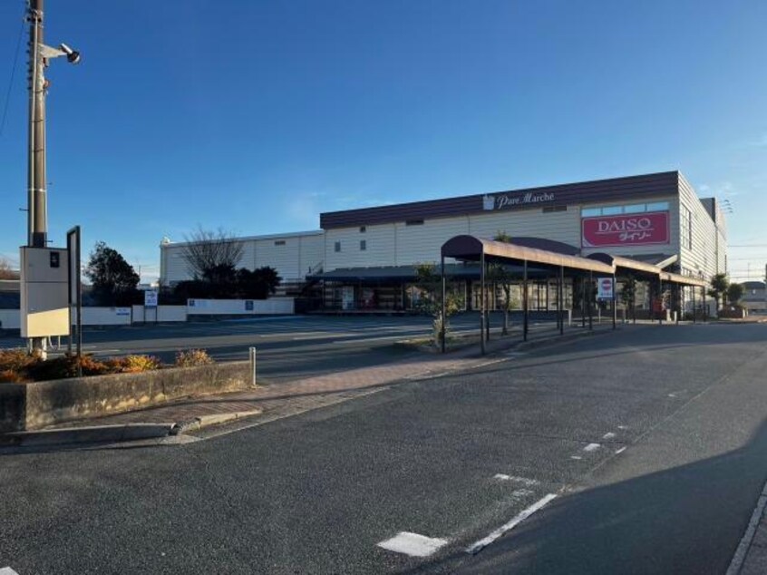パレマルシェ新所原店(スーパー)まで1950m 天竜浜名湖鉄道<天浜線>/アスモ前駅 徒歩18分 1-2階 築33年