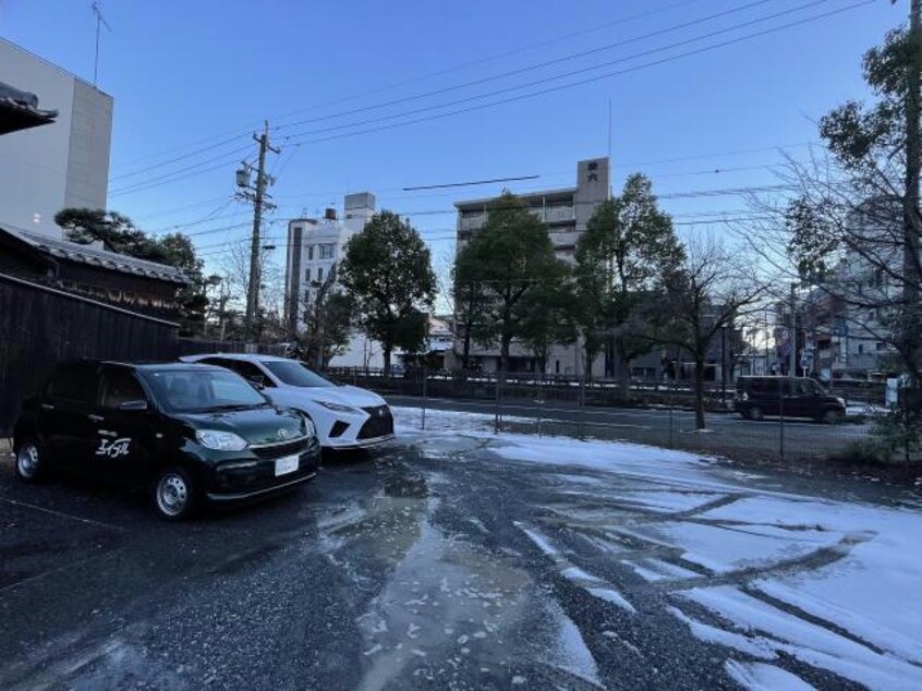 敷地外 助六ビル