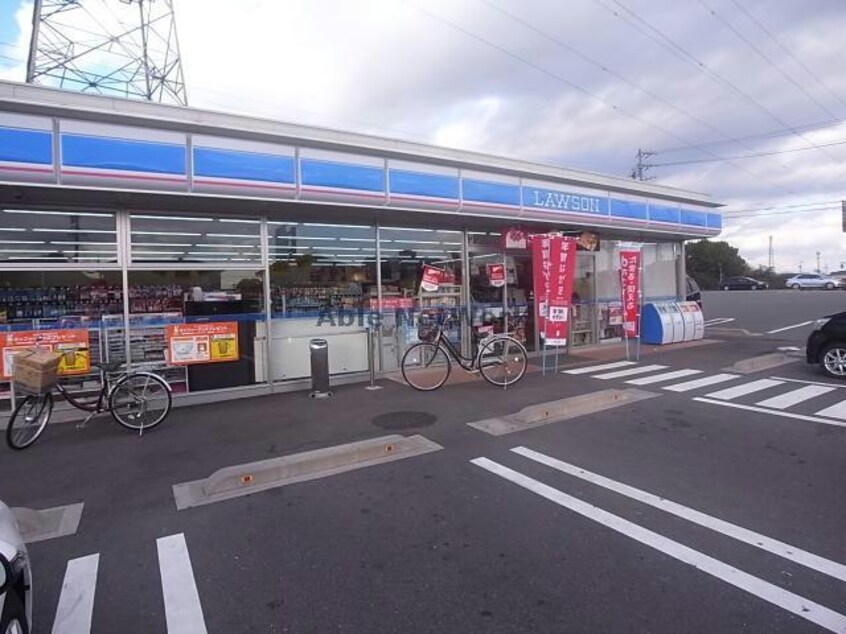 ローソン池田本郷店(コンビニ)まで899m クオリアB