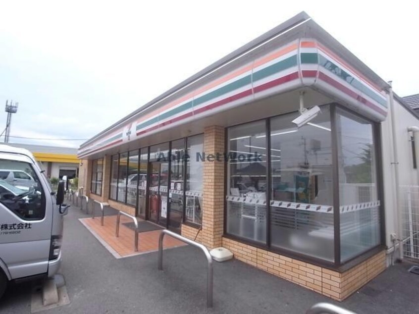 セブンイレブン大垣島里1丁目店(コンビニ)まで679m エストメゾン