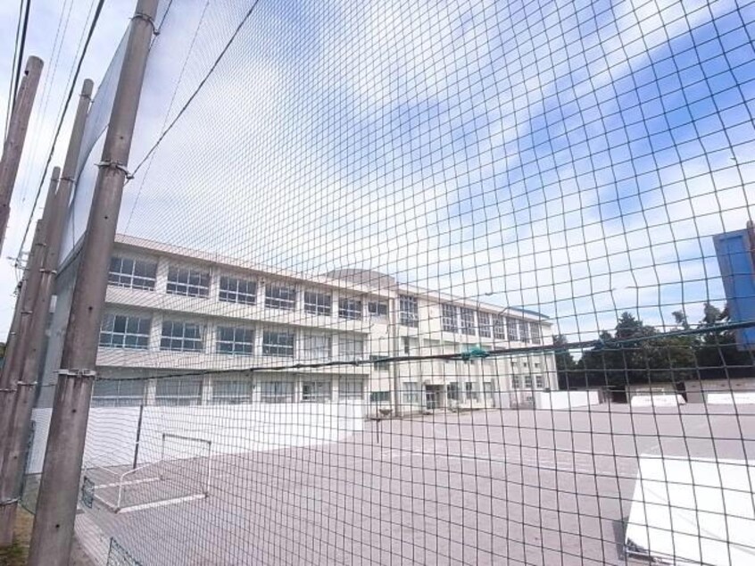赤坂中学校(中学校/中等教育学校)まで580m サンフォレスト壱番館